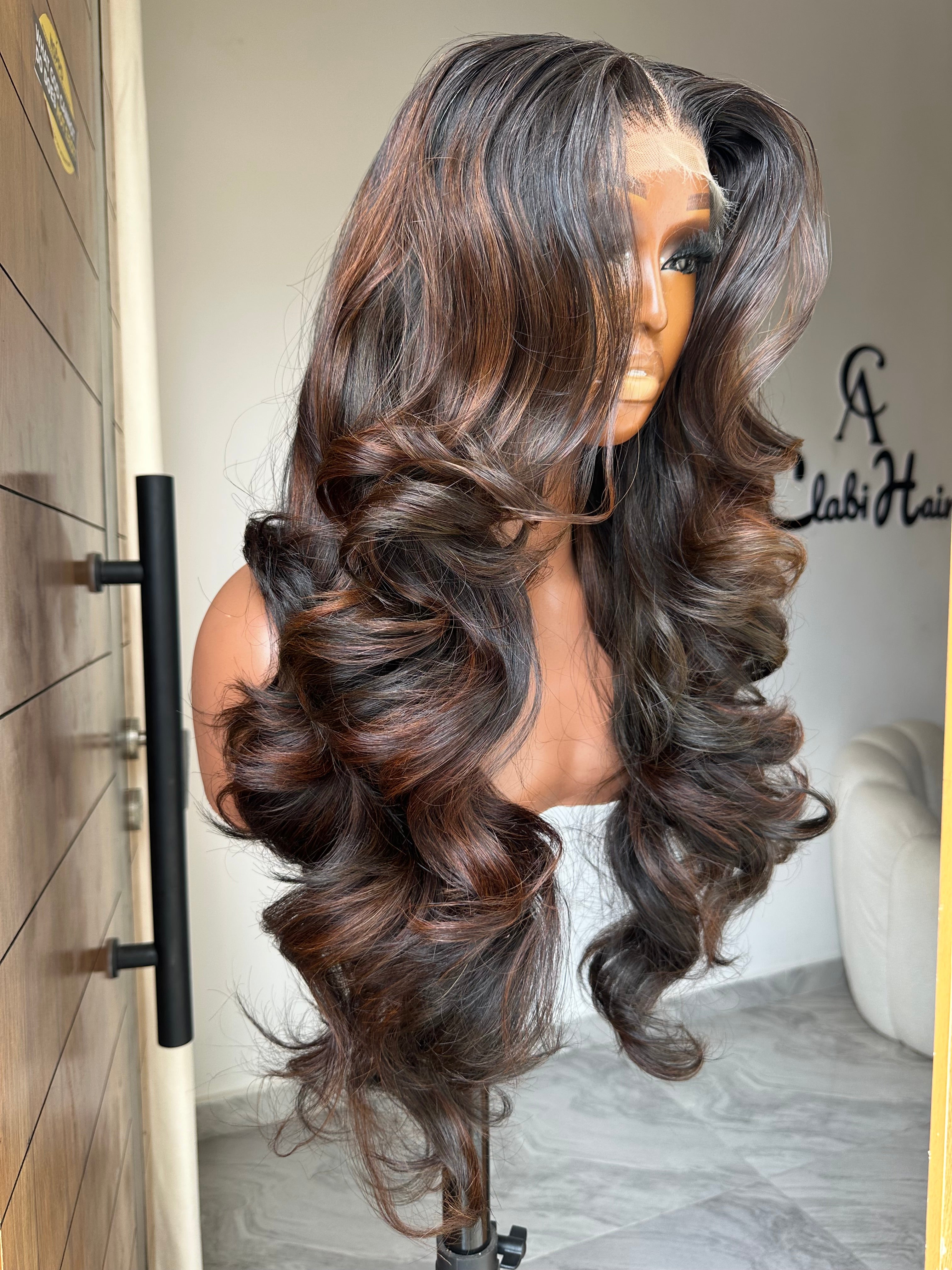 Highlight kubi layered wavy